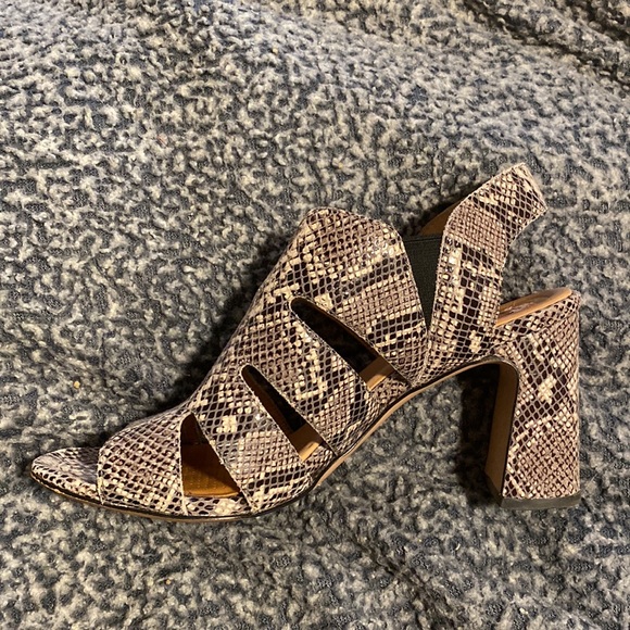 EUC Snake Print Open Toe Heels - Picture 4 of 6